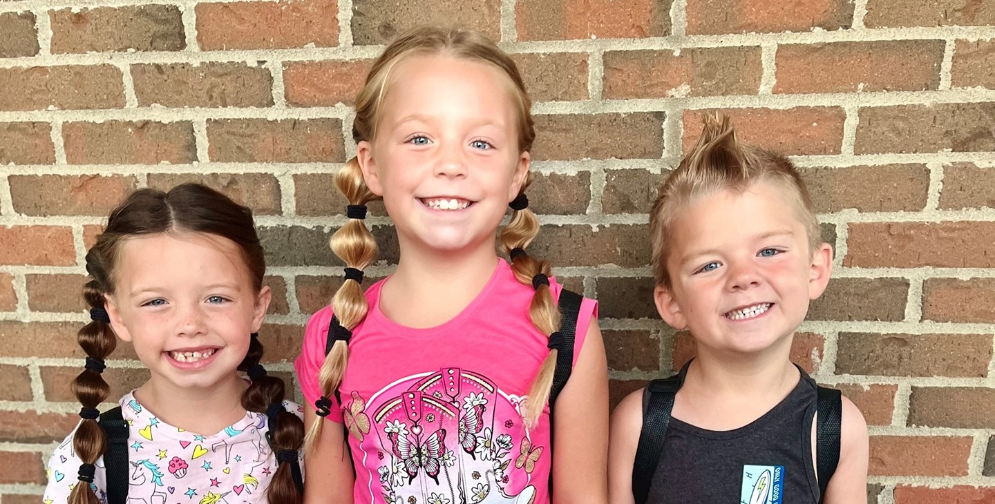 Siblings on the first day of school 